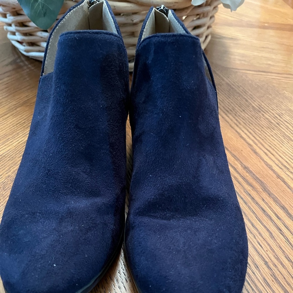 Booties size 7 brand name Soda
